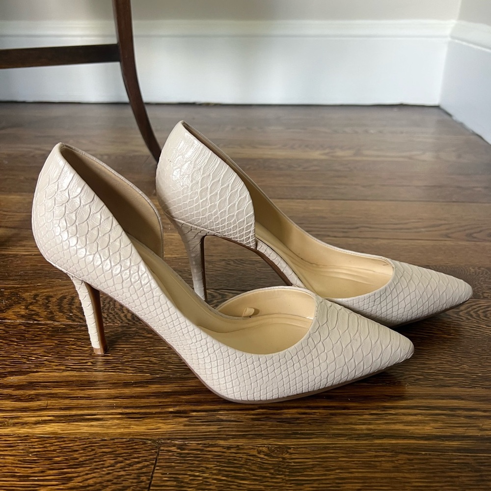 JESSICA SIMPSON NUDE HEELS
